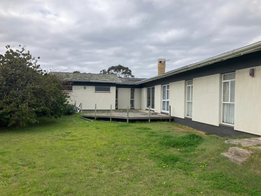 4 Bedroom Property for Sale in Kabega Park Eastern Cape